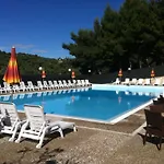 Ξενοδοχείο με διαμερίσματα Villaggio Turistico Defensola Βιέστε