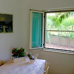 Villaggio Turistico Defensola 3* Βιέστε