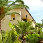 Villaggio Turistico Defensola 3* Βιέστε