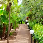 Ξενοδοχείο με διαμερίσματα Villaggio Turistico Defensola 3*