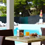 Villaggio Turistico Defensola Ξενοδοχείο με διαμερίσματα 3*