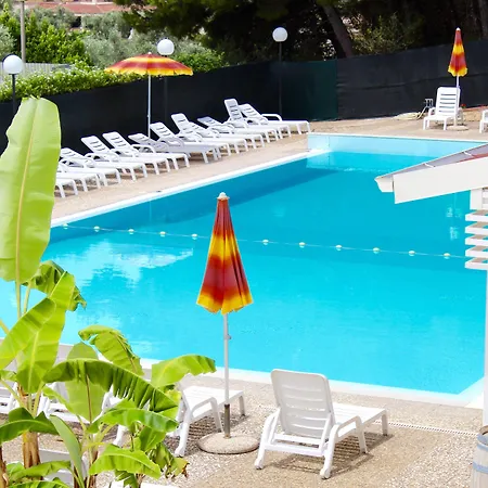 Ξενοδοχείο με διαμερίσματα Villaggio Turistico Defensola
