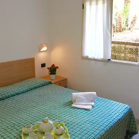 Villaggio Turistico Defensola Βιέστε