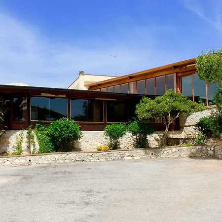 Villaggio Turistico Defensola 3*